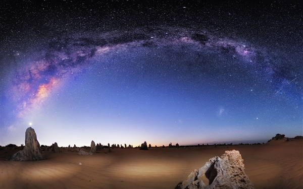 Windows主题《银河》（Milky Way），win8e.com