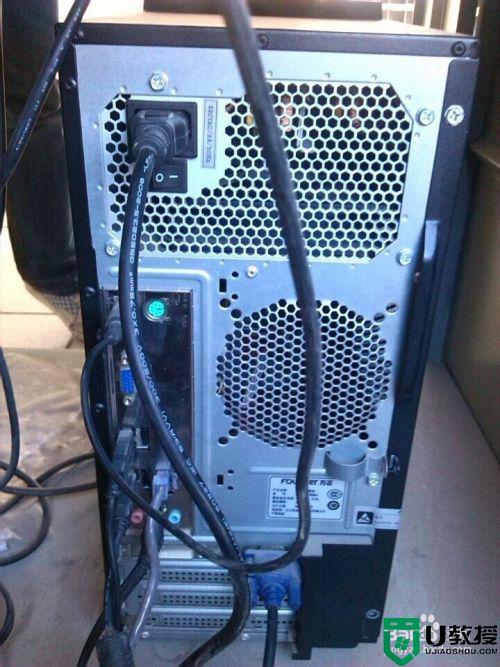 电脑主板怎么装_主板安装到机箱教程