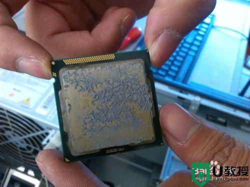 电脑主板怎么装_主板安装到机箱教程