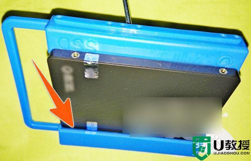 怎么安装固态硬盘台式_主机如何安装固态硬盘