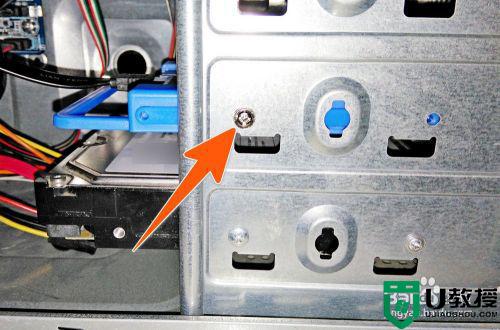 怎么安装固态硬盘台式_主机如何安装固态硬盘