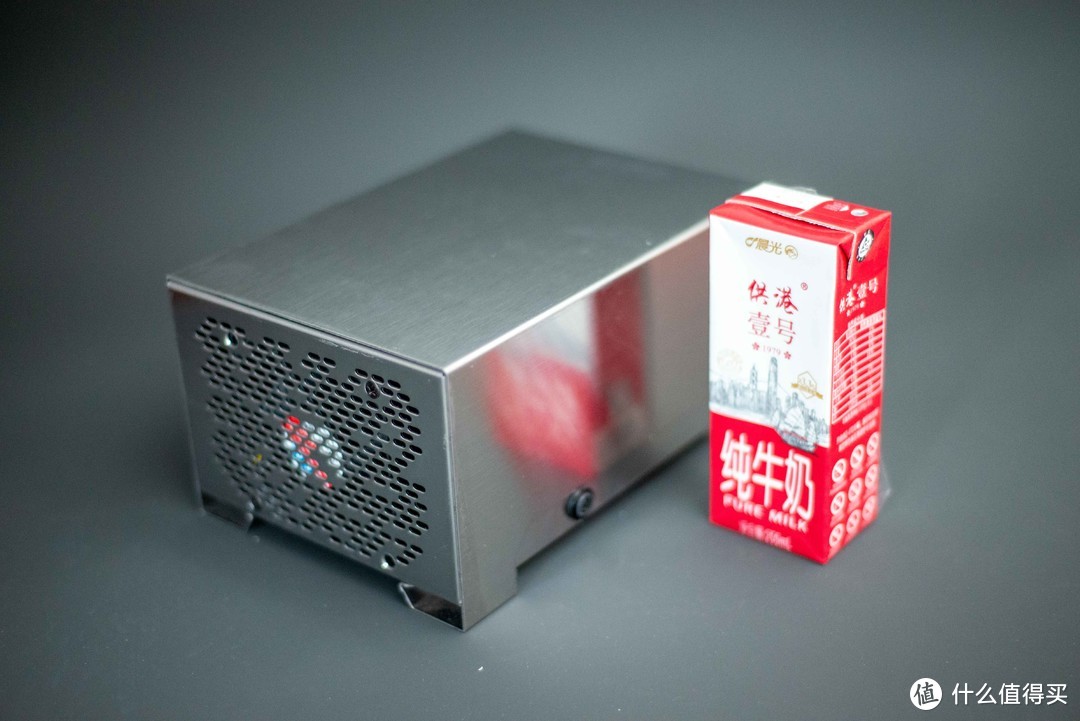 NAS中的性价比大杀器、预装四个系统的AIO ~ 铠晶T202P保姆级新手教程