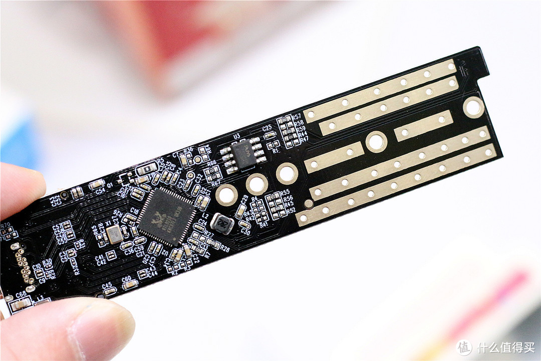 U盘传输慢?用硬盘盒把SSD改成U盘,1秒传1G快乐停不下来