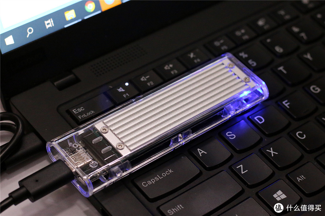 U盘传输慢?用硬盘盒把SSD改成U盘,1秒传1G快乐停不下来