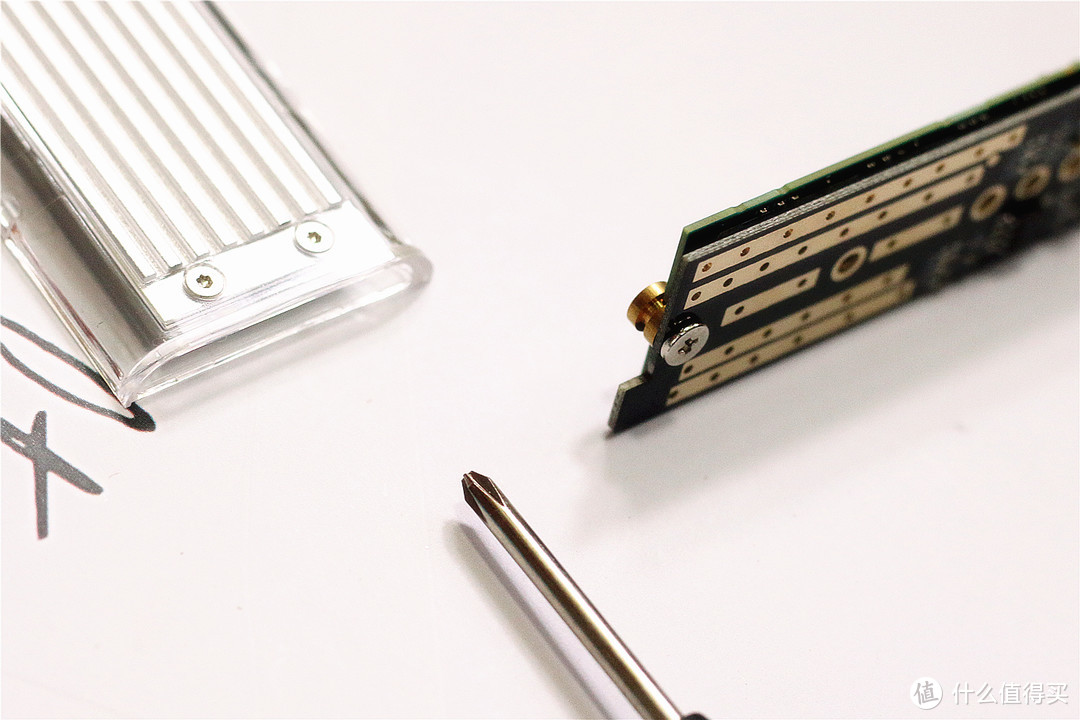 U盘传输慢?用硬盘盒把SSD改成U盘,1秒传1G快乐停不下来