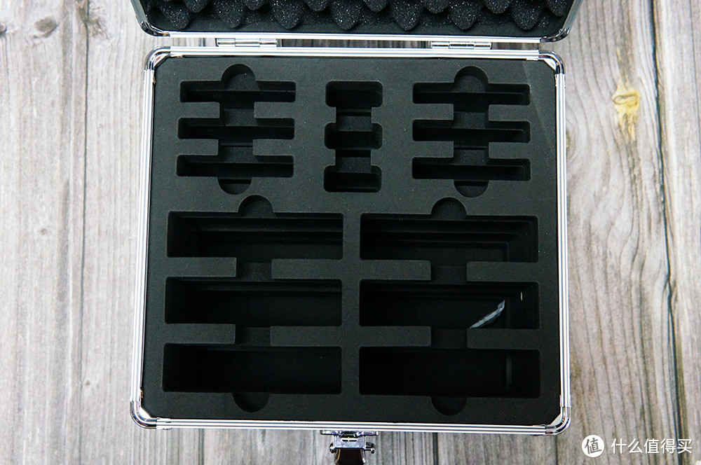 让硬盘有个安稳的家:奥睿科硬盘收纳保护箱评测