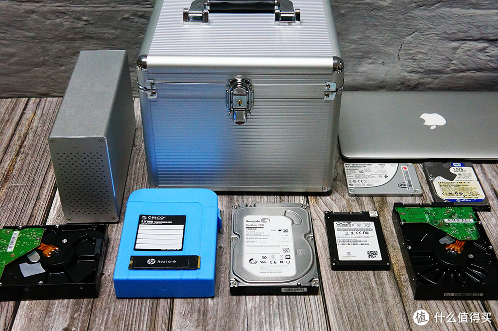 让硬盘有个安稳的家:奥睿科硬盘收纳保护箱评测