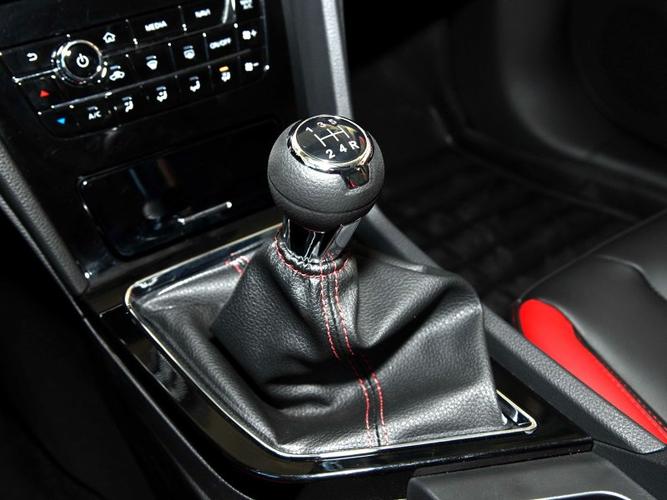 东风启辰 启辰d60 2018款 1.6l 手动智联豪华版