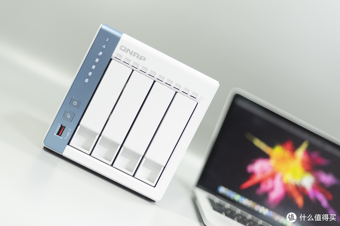 性价比4盘位NAS：威联通TS-462C！处理器、显卡再升级+2.5G网口，附威联通QTS系统入门设置教程