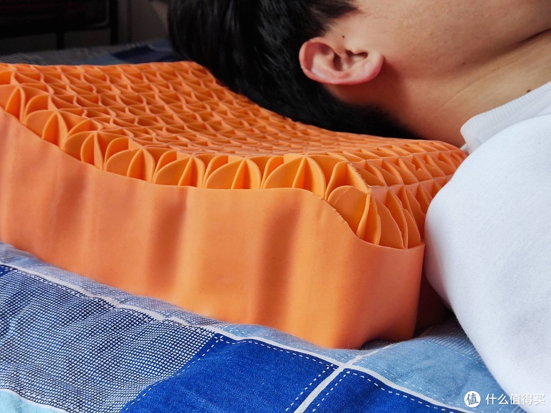 大学生如何睡得安稳舒服?试试这款应力释压颈椎枕