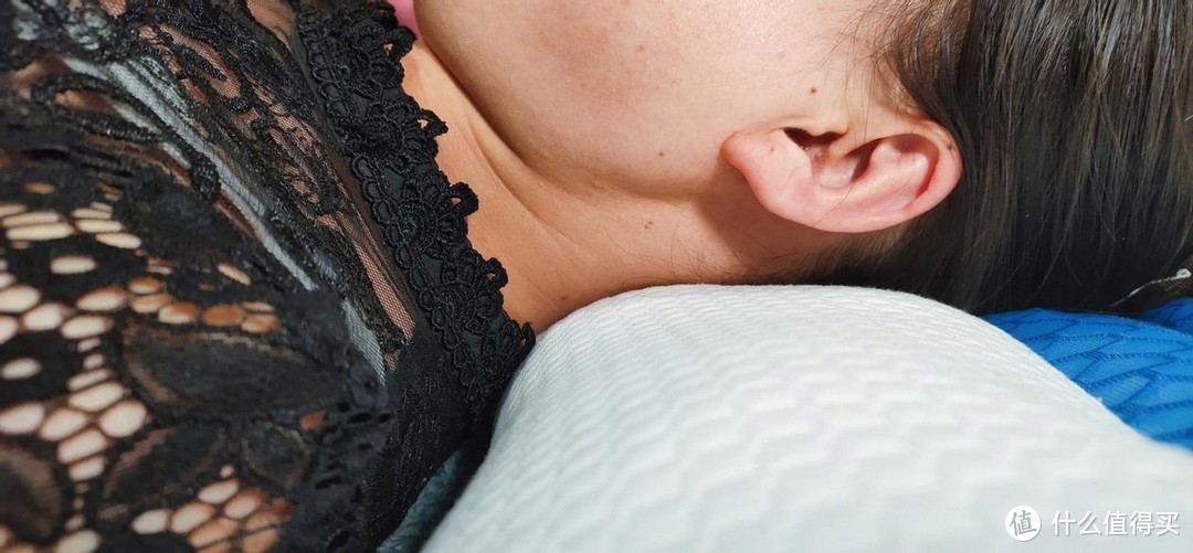 枕高自调安全亲肤，你离深度睡眠仅差一个气囊枕