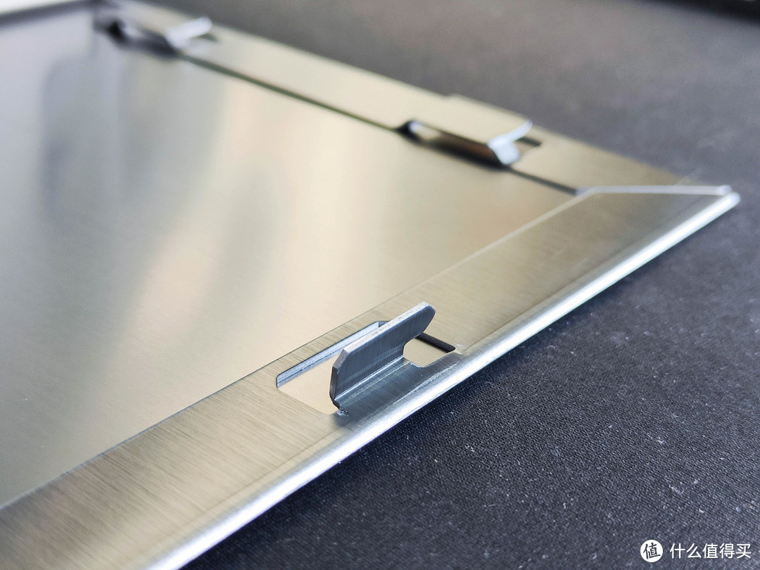 吃了尼卡果实的自由NAS!八千字深扒万由硬件与系统!附赠新手保姆级使用+优化指南!