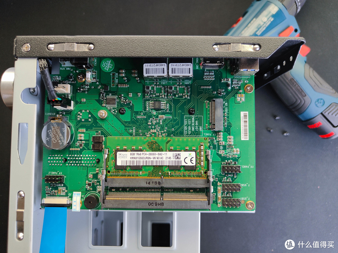 吃了尼卡果实的自由NAS!八千字深扒万由硬件与系统!附赠新手保姆级使用+优化指南!