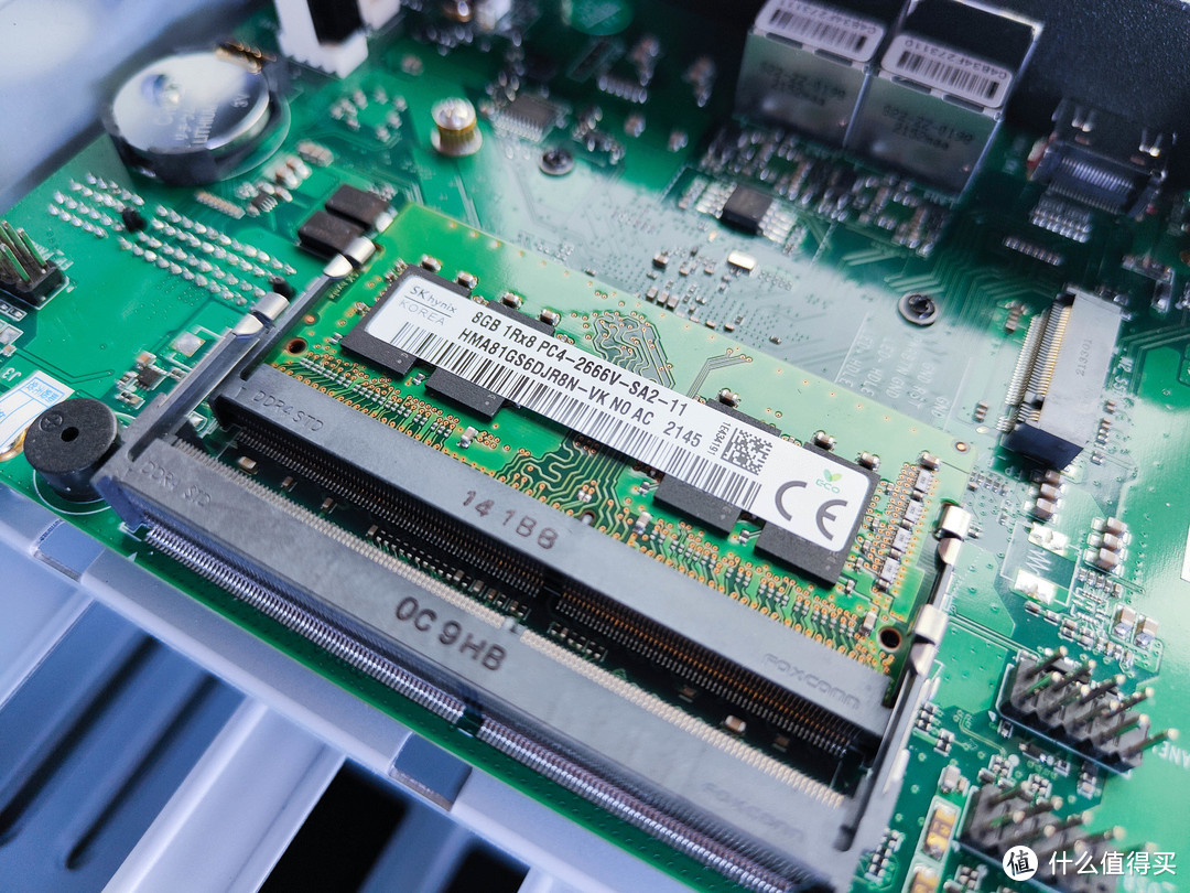 吃了尼卡果实的自由NAS!八千字深扒万由硬件与系统!附赠新手保姆级使用+优化指南!