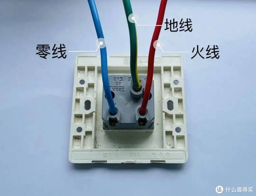 水电是装修的核心，一定要盯紧了，如果没有这样装，一分钱都别给