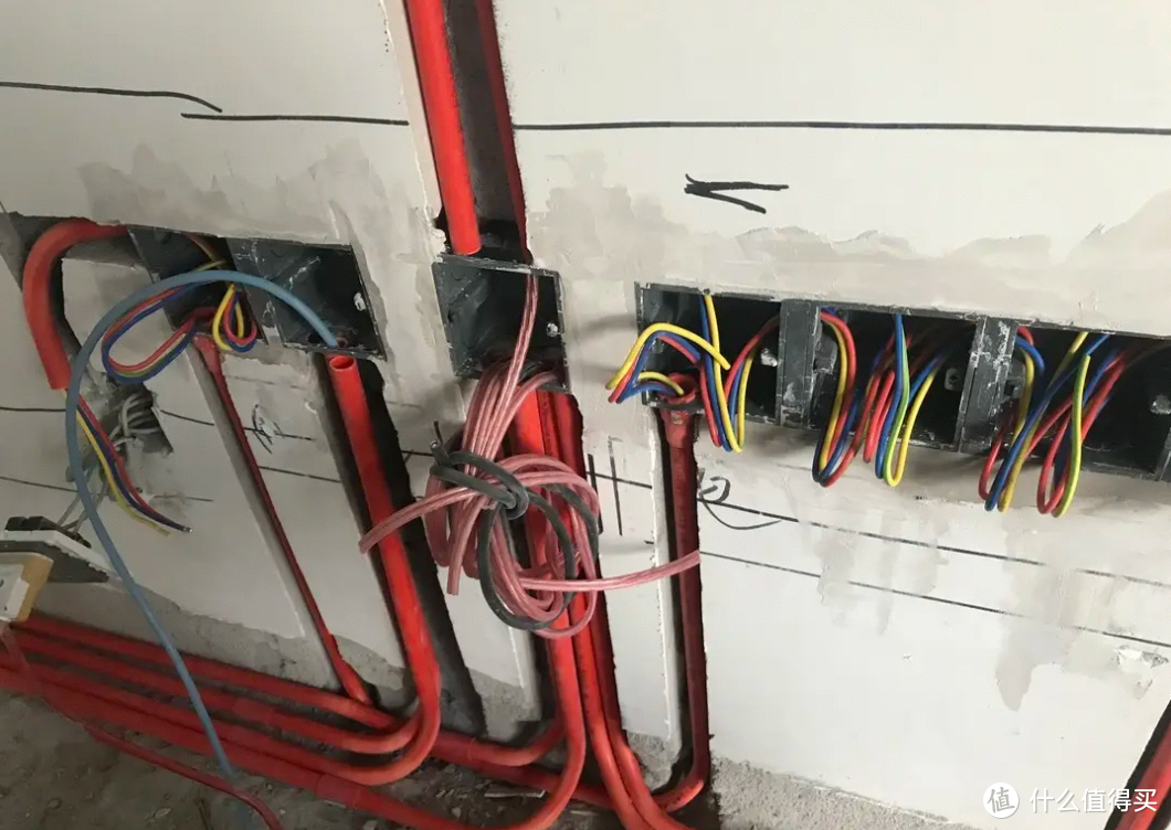 水电是装修的核心，一定要盯紧了，如果没有这样装，一分钱都别给