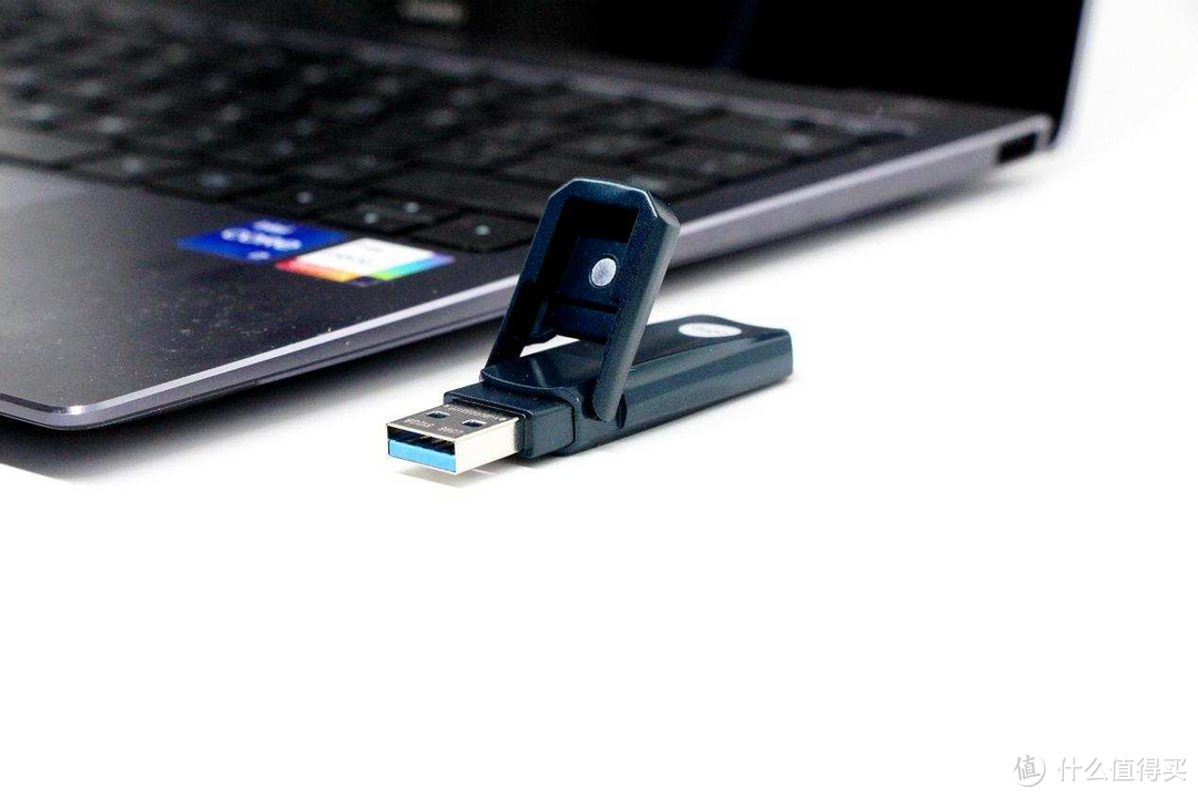 U盘般尺寸大小,600MB/s+固态级读写性能:aigo U396高速固态U盘